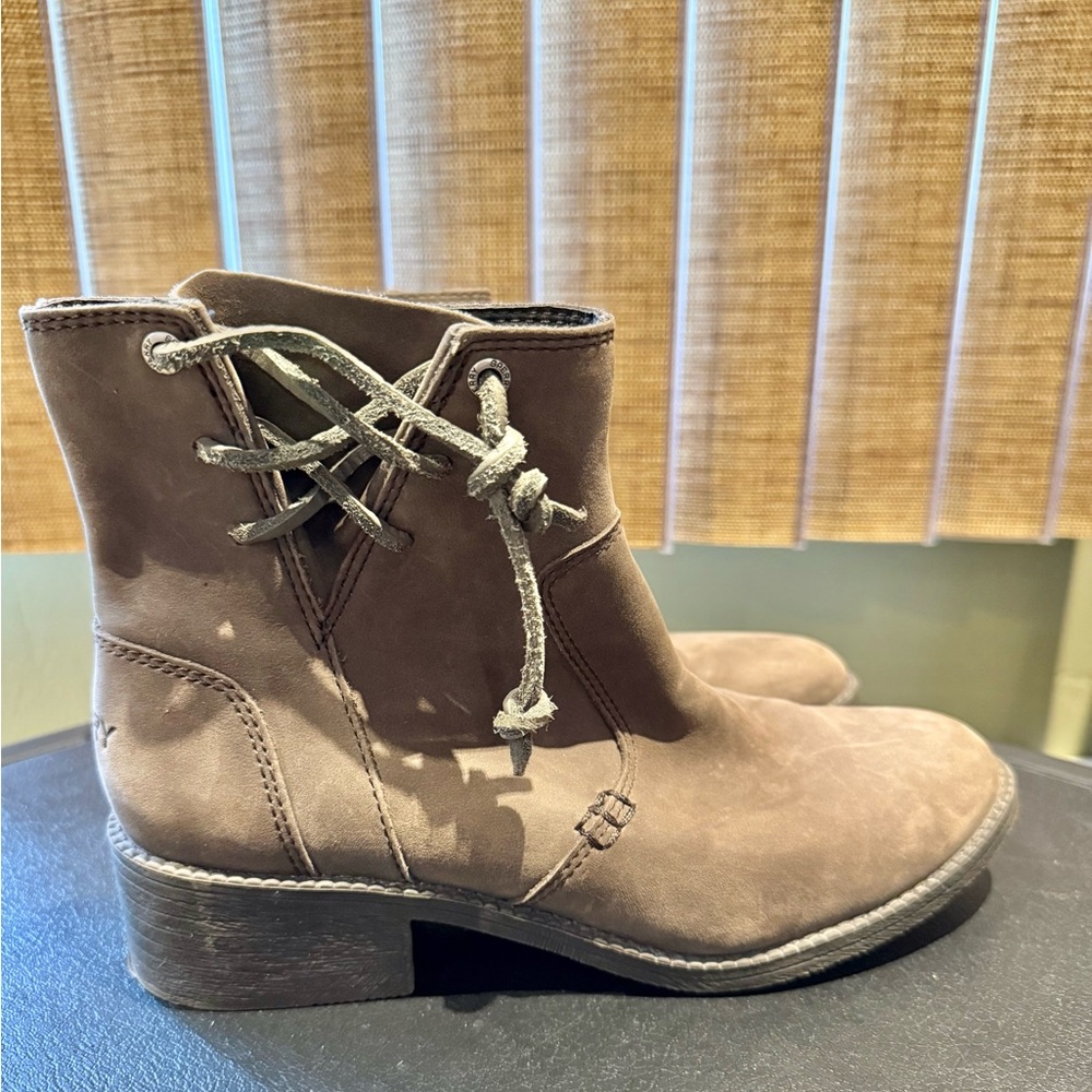 Sperry Boots Size 7